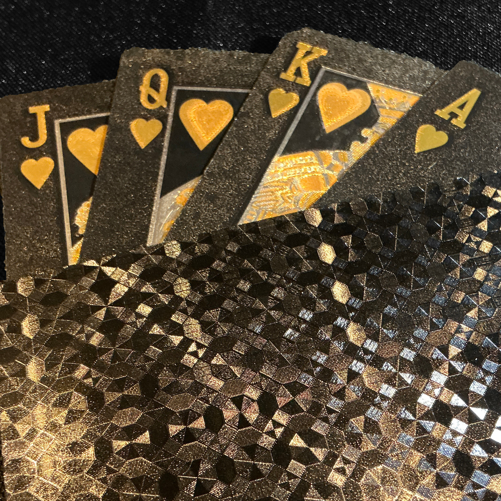 Juego de Naipe Inglés Negro Grill&Sip - Cartas a Prueba de Agua Doradas - Imagen 2