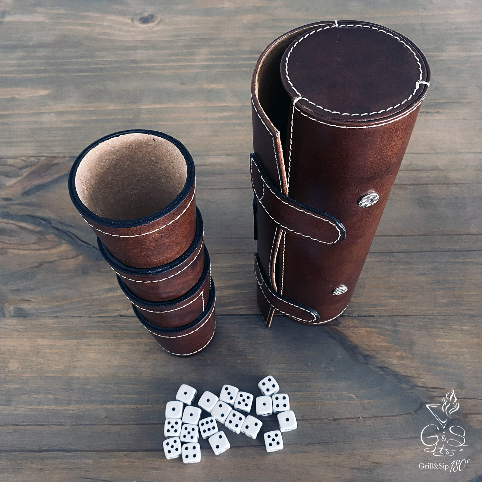 Juego de 4 Cachos Cuero Café Apache - Estuche Cilíndrico Elegante Grill&Sip
