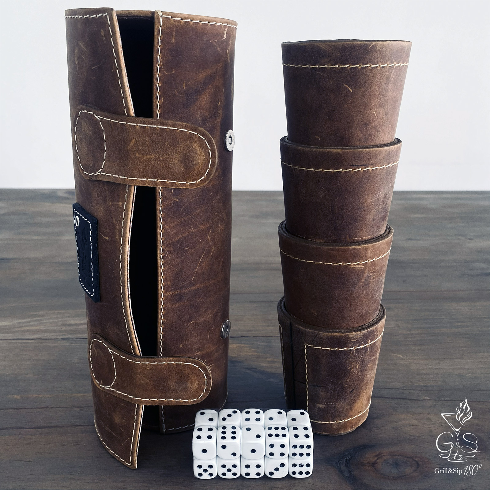 Juego de 4 Cachos Cuero Graso Café - Estuche Cilíndrico Legacy Grill&Sip